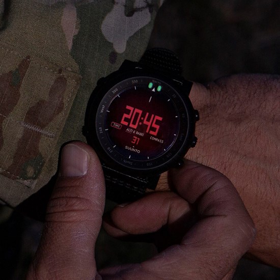 ss050504000-suunto-core-alpha-stealth-800x800px-08