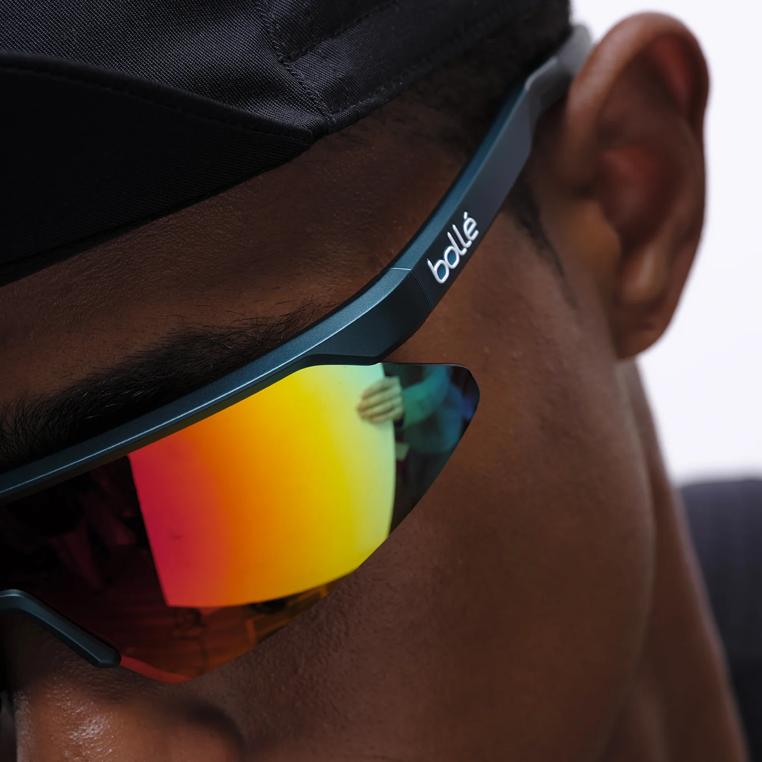 MicroEdge_CreatorTealMetallic-Volt_RubyPolarized-08_1500x1500